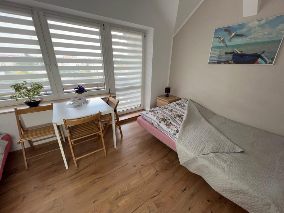 Bed, Balcony/Terrace, Photo of the whole room, Bedroom