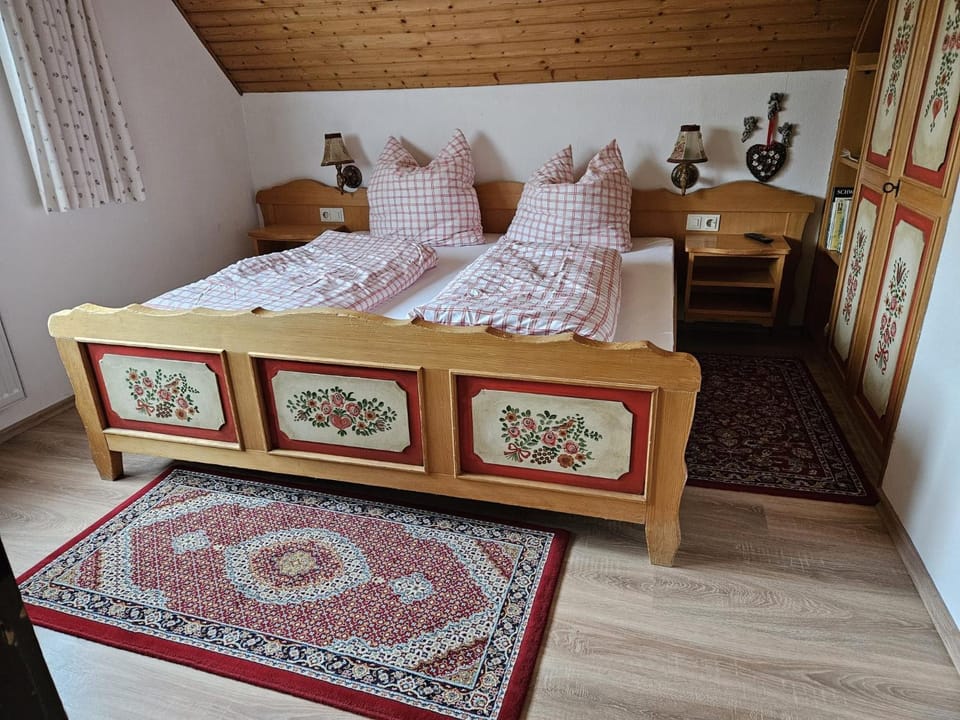 Living room, Bedroom