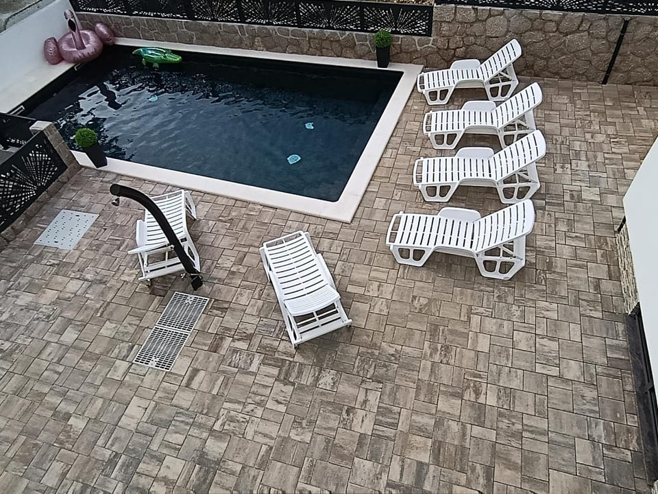 VILLA APARTMENTS FILIP with swimming pool Bed and Breakfast in Zadar County