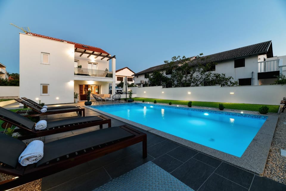 Pool view, Swimming pool