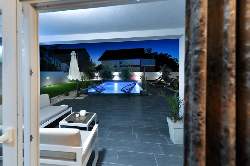 Pool view, Swimming pool