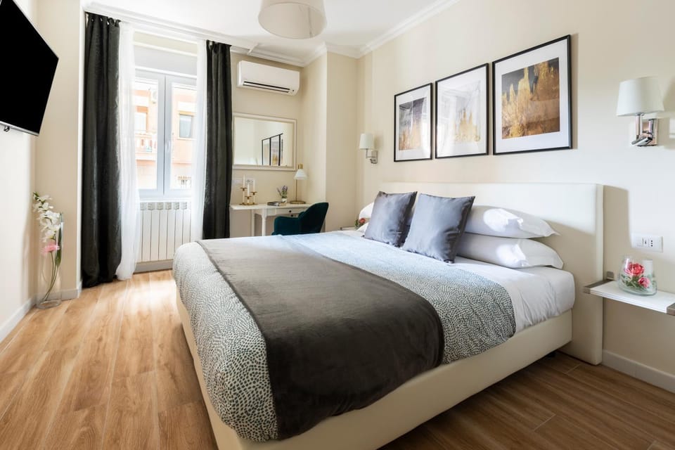 Bed, Photo of the whole room, Bedroom