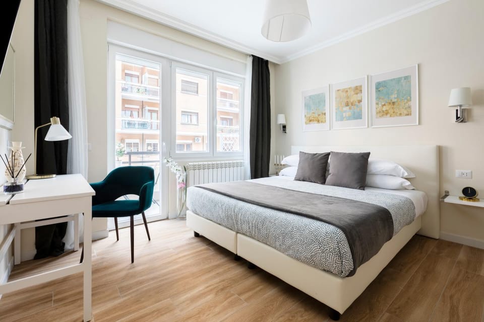 Bed, Photo of the whole room, Bedroom