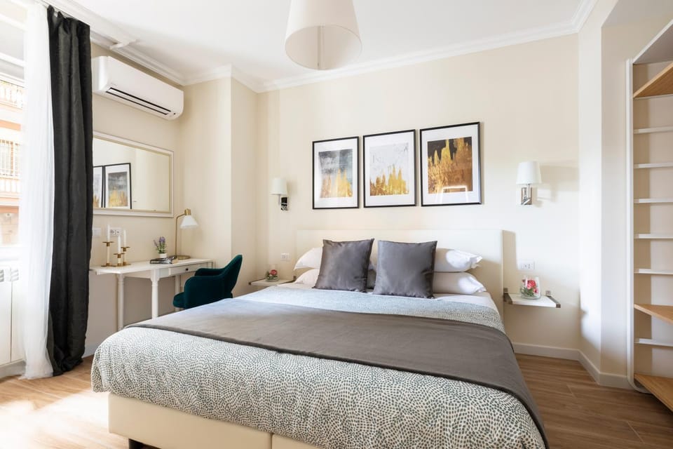 Bed, Photo of the whole room, Bedroom