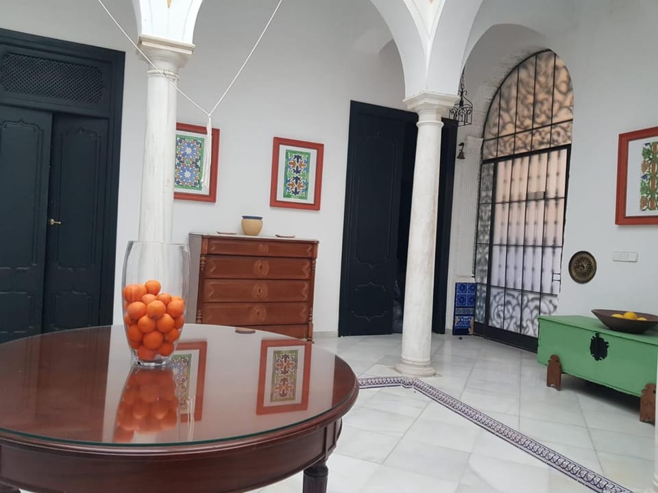 Casa S. XIX en pleno centro de Carmona House in Carmona