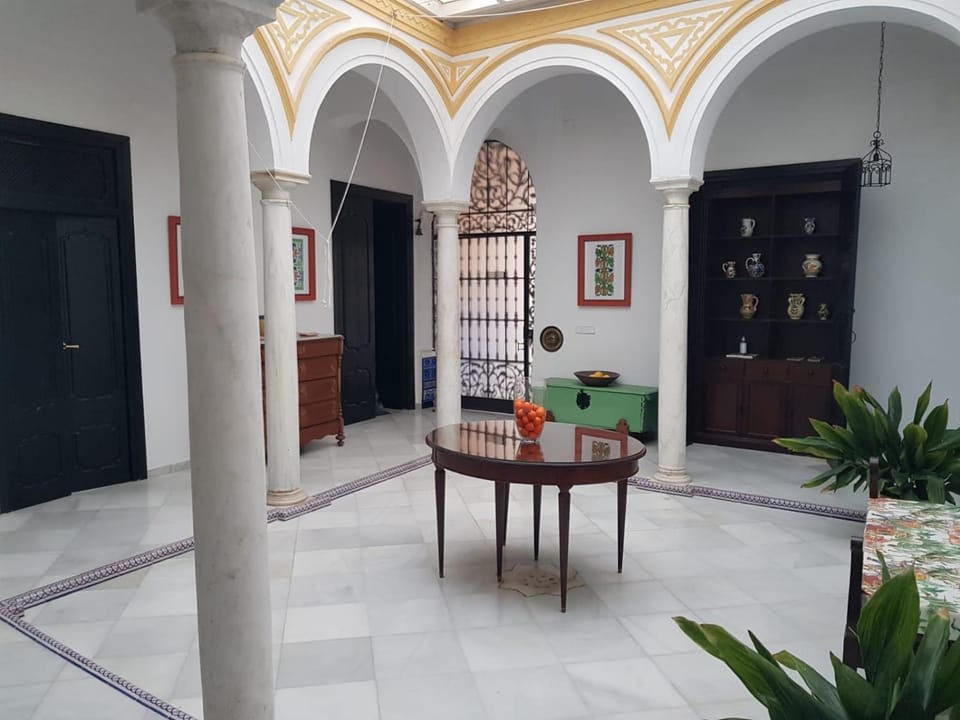 Casa S. XIX en pleno centro de Carmona House in Carmona