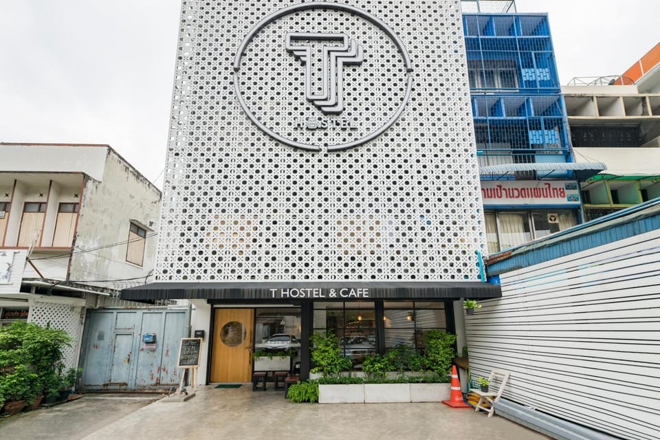 Property building, Facade/entrance