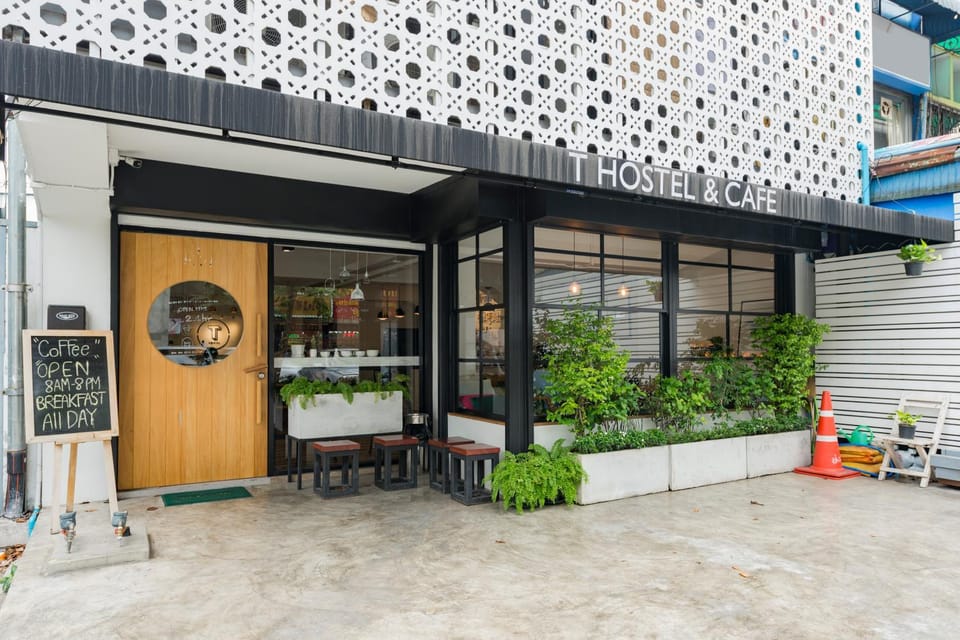 Facade/entrance