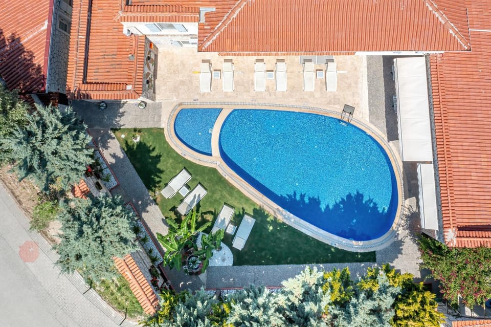 Pool view, Swimming pool