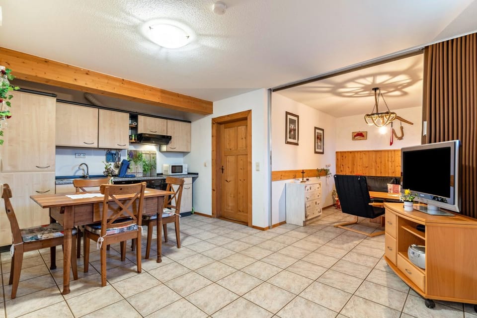 Property building, Kitchen or kitchenette, Living room