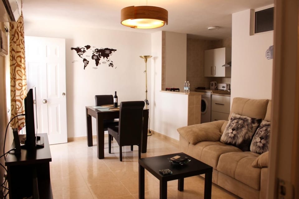 Living room, Dining area, Inner courtyard view