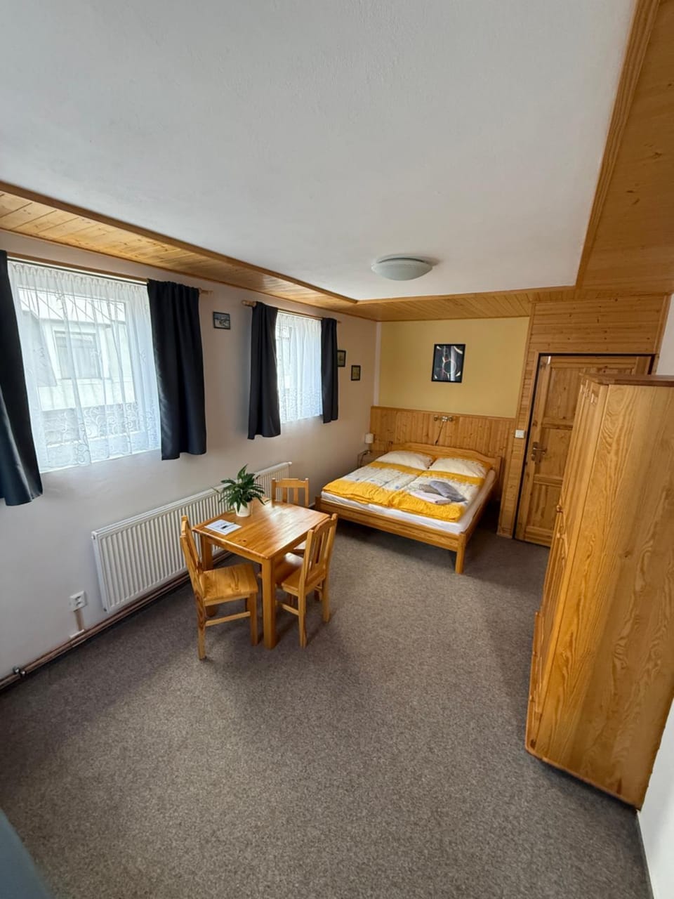 Photo of the whole room