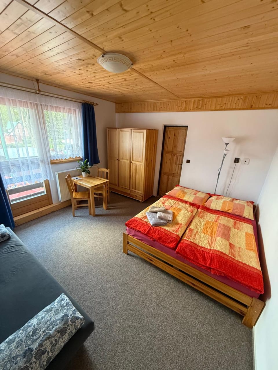 Photo of the whole room