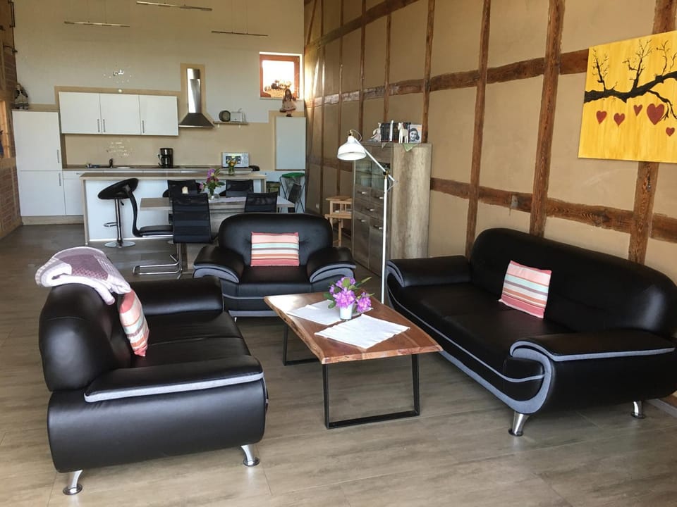 Living room, Seating area, Meals