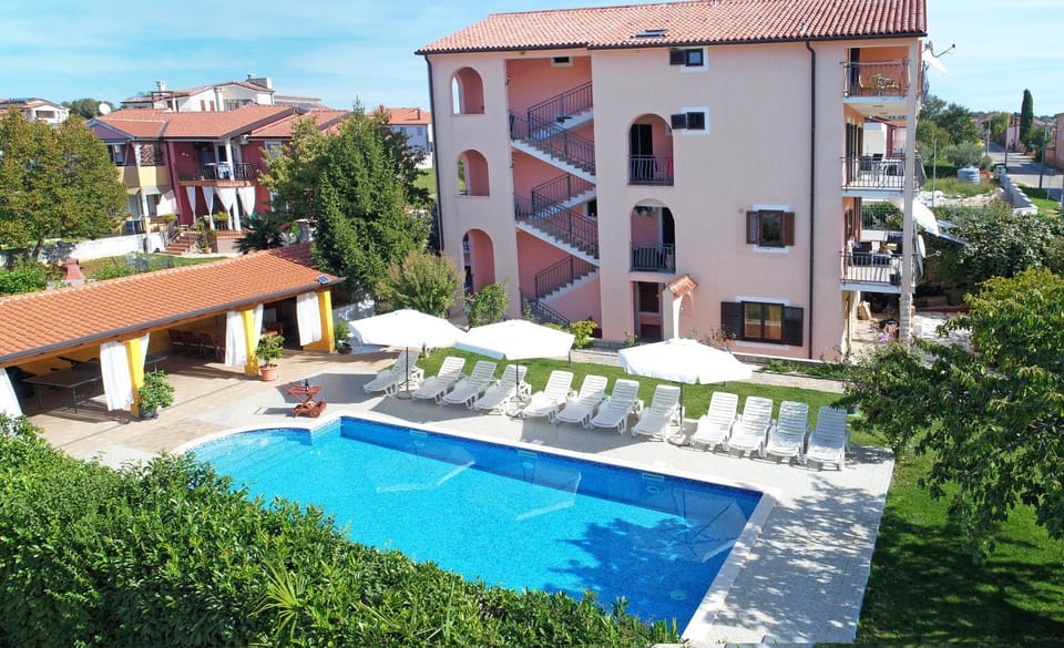Property building, Swimming pool