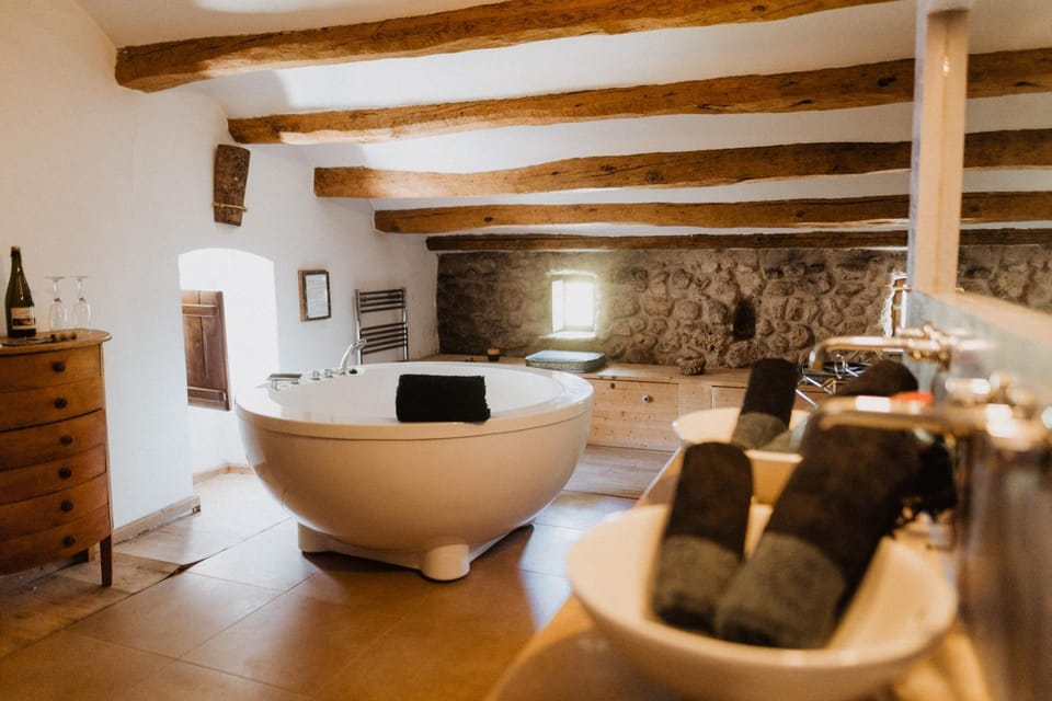 Hot Tub, TV and multimedia, Seating area