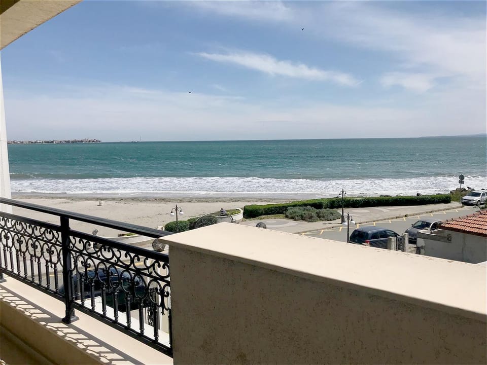 View (from property/room), Balcony/Terrace, Sea view