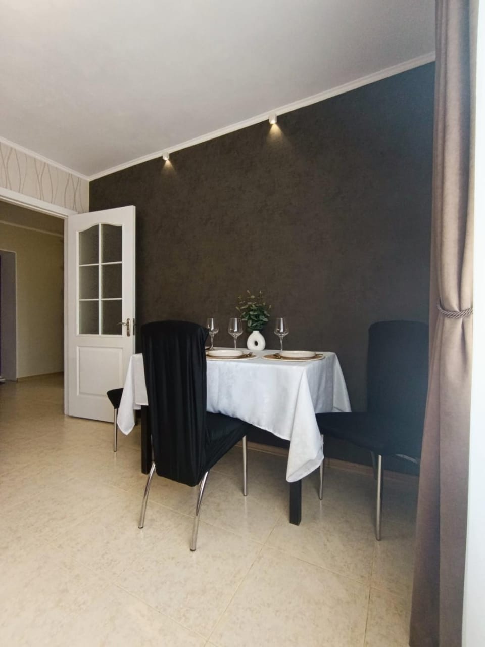 Dining area, kitchen