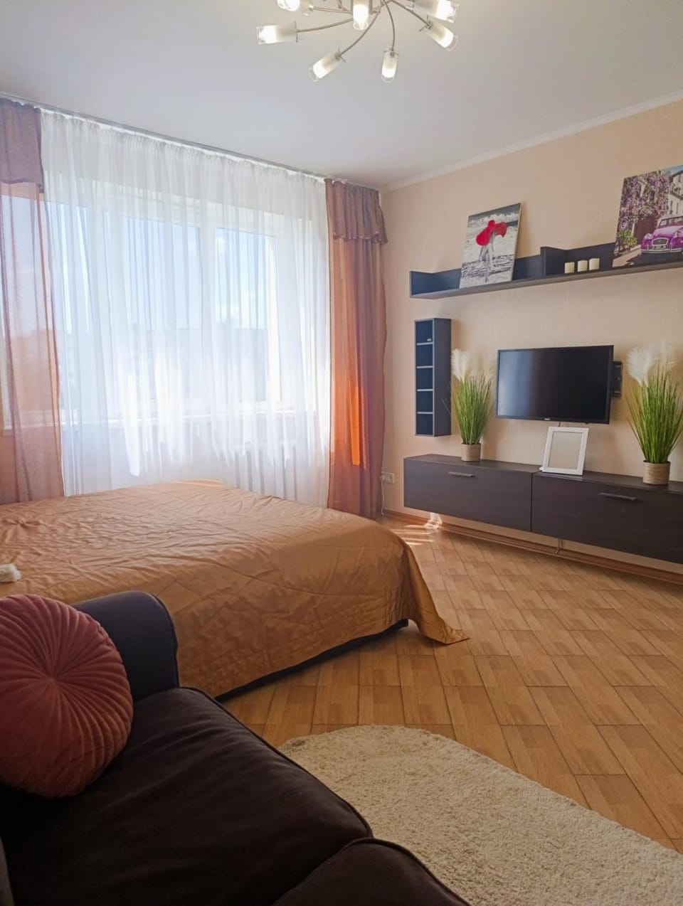 Bed, Photo of the whole room, Seating area
