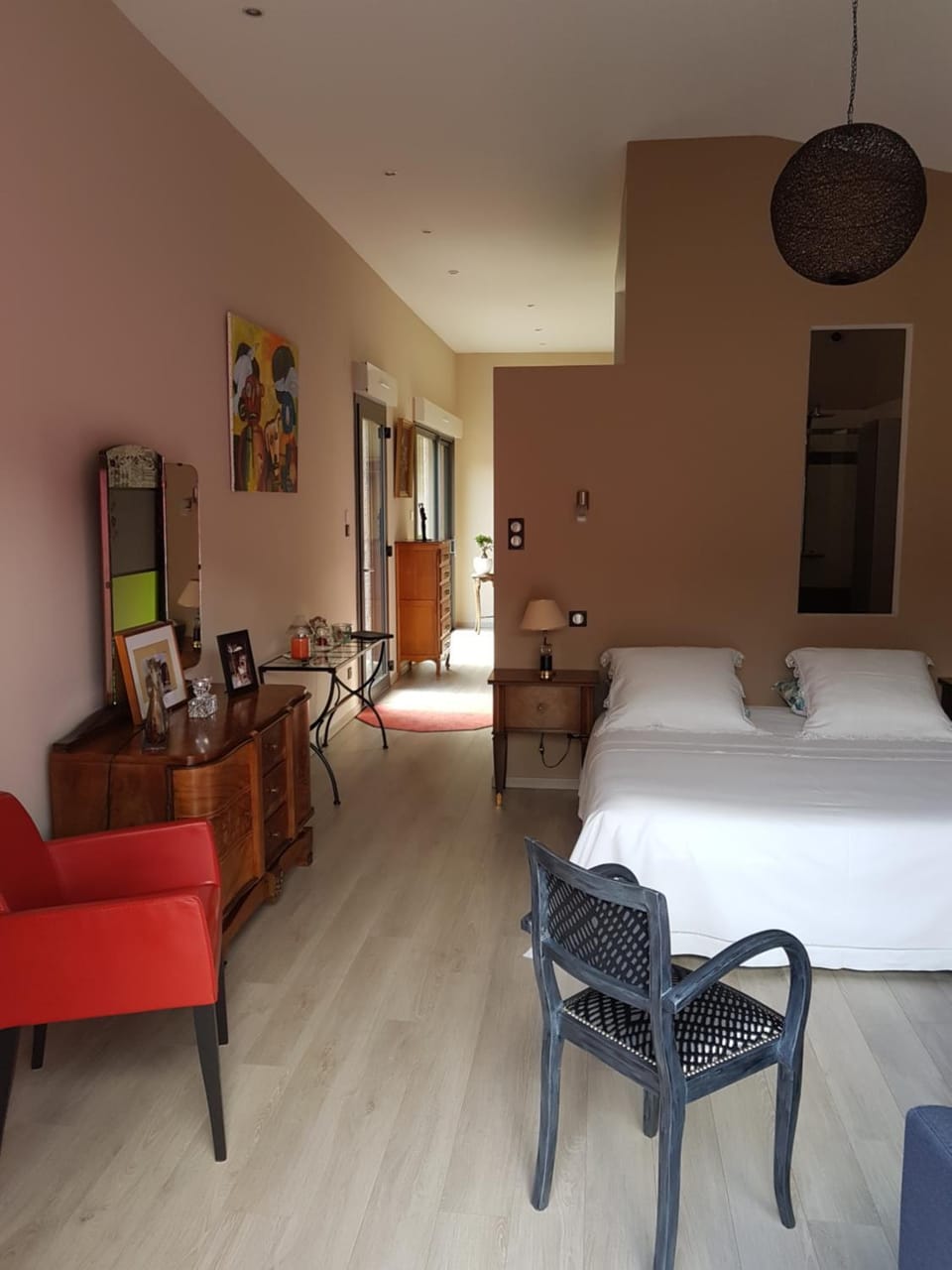 Living room, Photo of the whole room, Bedroom
