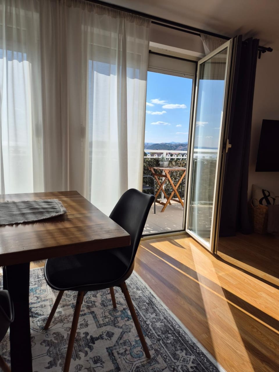 Apartment near the sea-self check-in Apartment in Podstrana