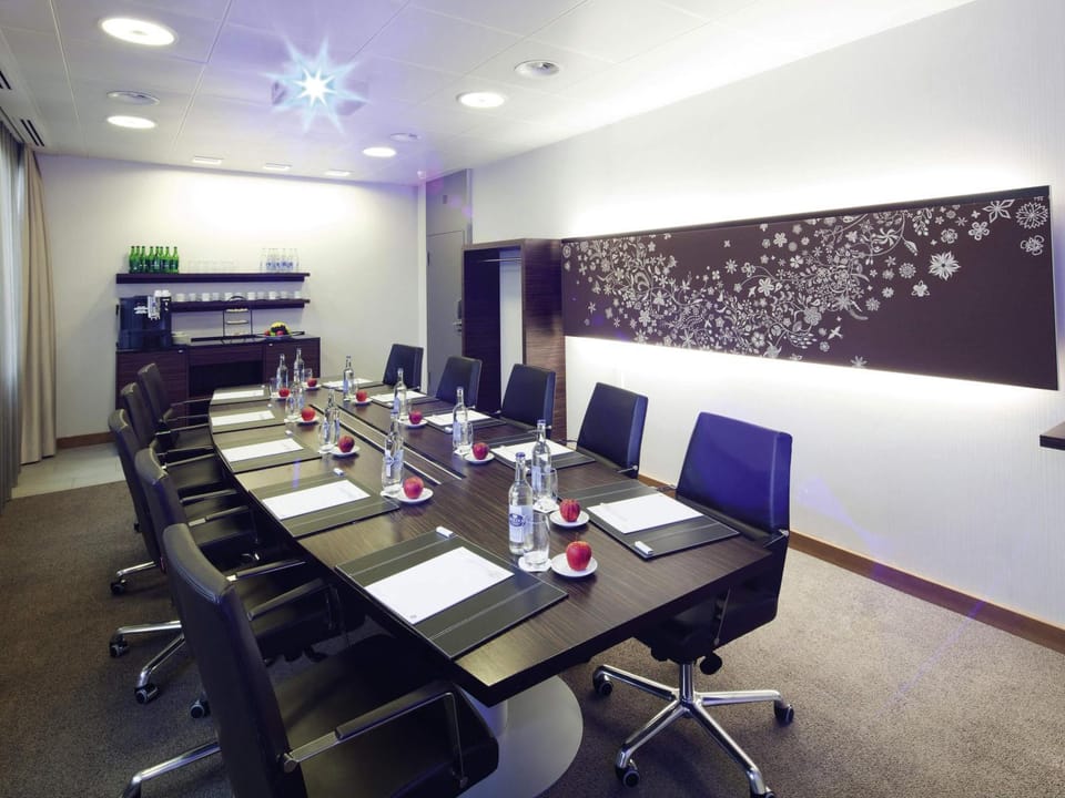 Meeting/conference room