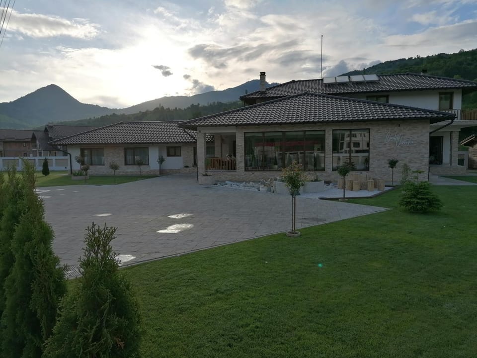 Cuibul Visurilor Villa in Romania
