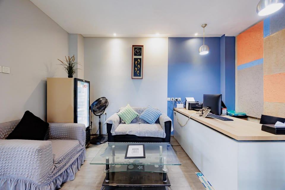 RedDoorz Plus near Radio Dalam 3 Bed and Breakfast in South Jakarta City