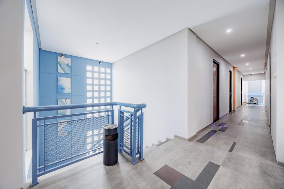 RedDoorz Plus near Radio Dalam 3 Bed and Breakfast in South Jakarta City