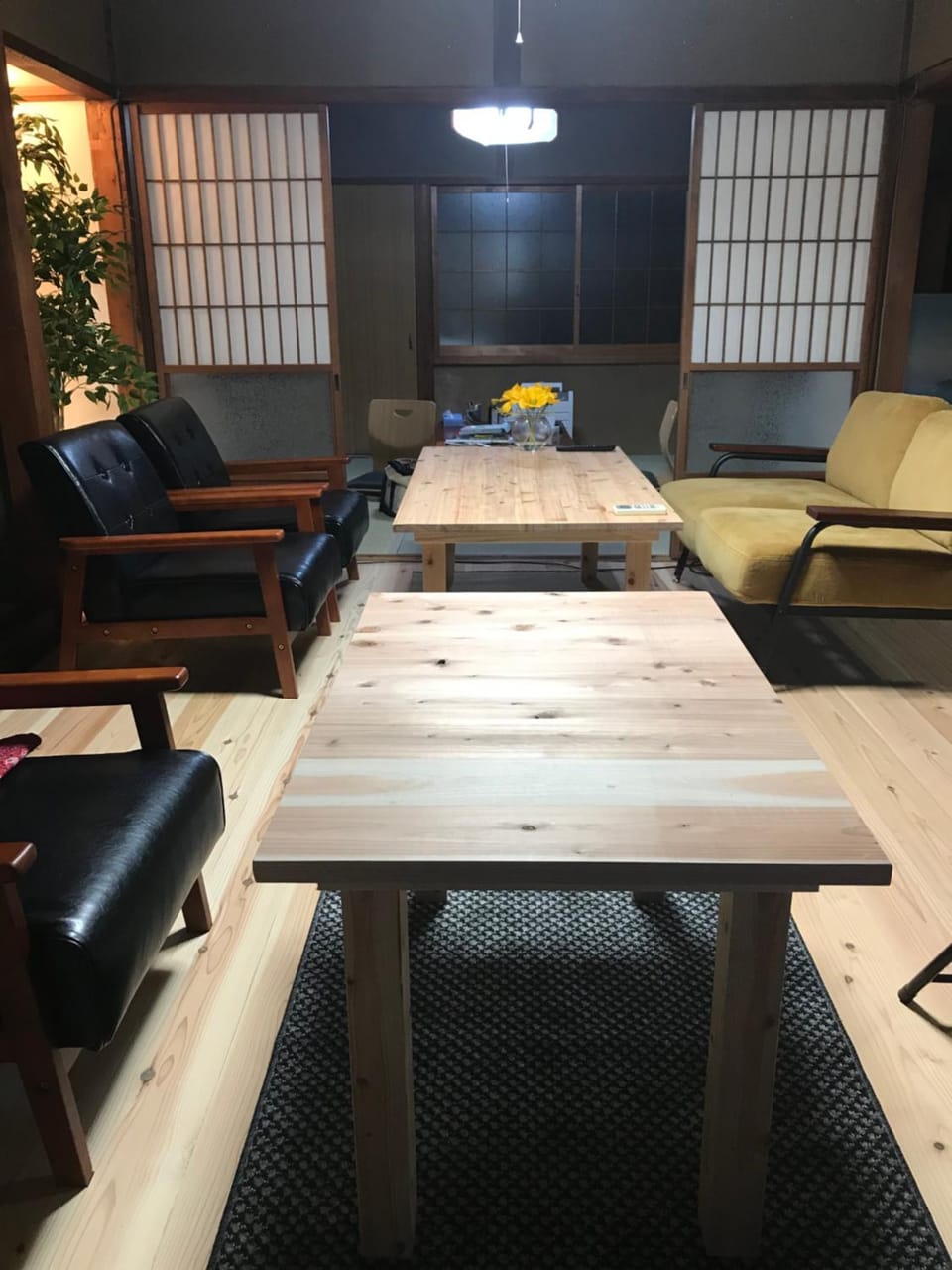 ゲストハウス三軒家 Bed and Breakfast in Japan