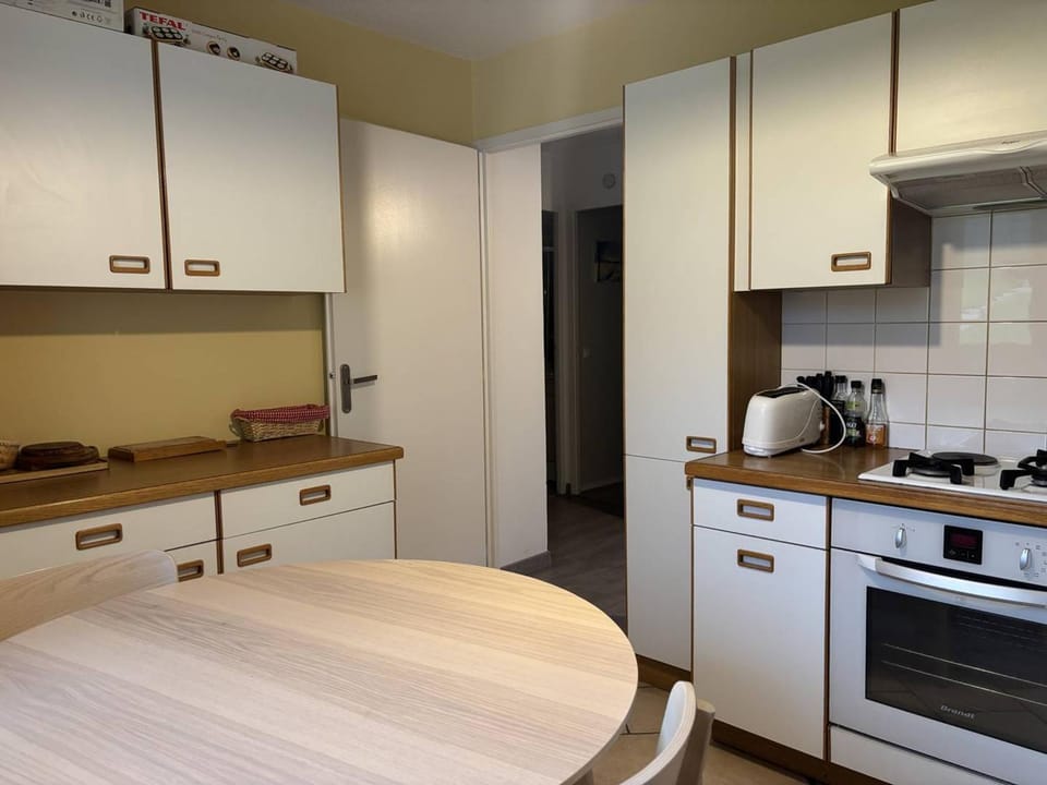 Appartement cosy, balcon sud, 2 chambres, parking gratuit à 10 min du centre et proche ski ! - FR-1-548-4 Apartment in Provence-Alpes-Côte d'Azur
