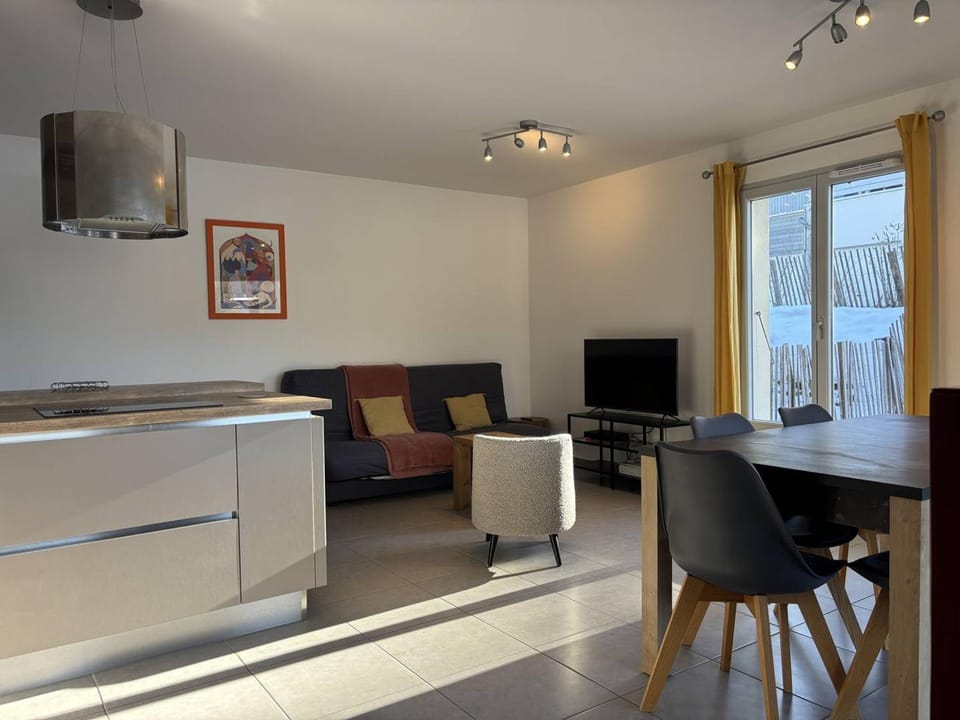 Appartement lumineux et spacieux avec terrasse et parking, à 15 min à pied du centre, parfait pour 6 pers ! - FR-1-548-6 Apartment in Provence-Alpes-Côte d'Azur