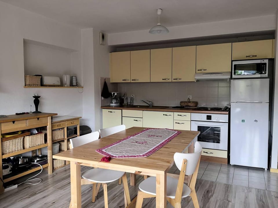 Appartement Pratique avec Balcon et Garage Privatif à Villard-de-Lans - FR-1-548-10 Apartment in Provence-Alpes-Côte d'Azur