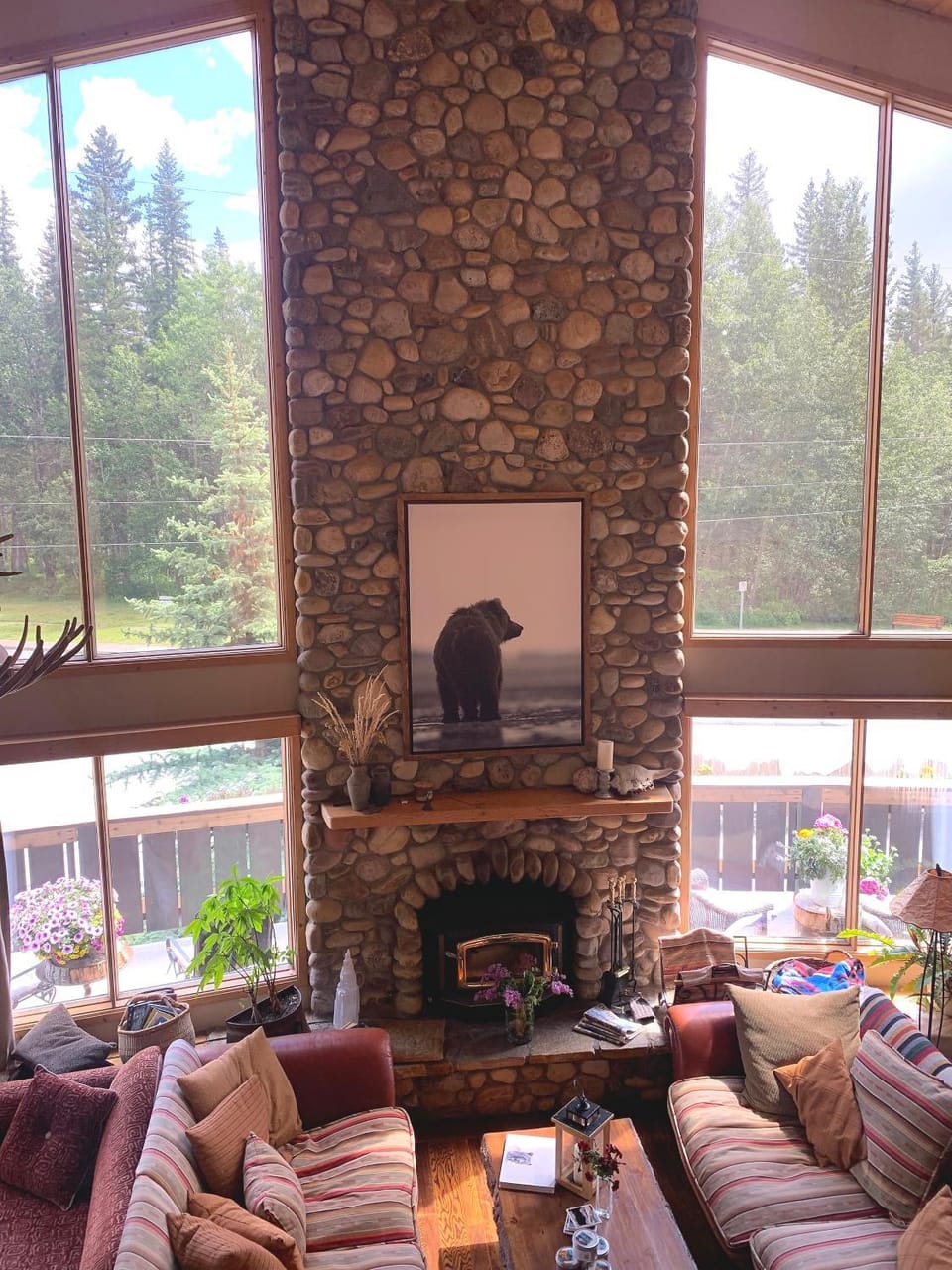 Ambleside Lodge Bed & Breakfast Bed and Breakfast in Canmore