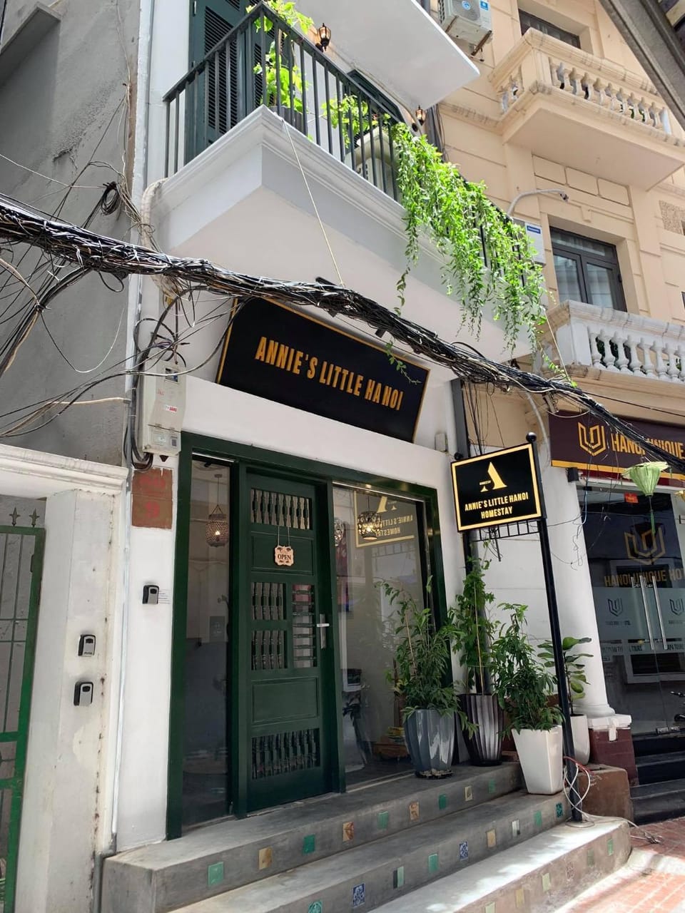 Property building, Facade/entrance