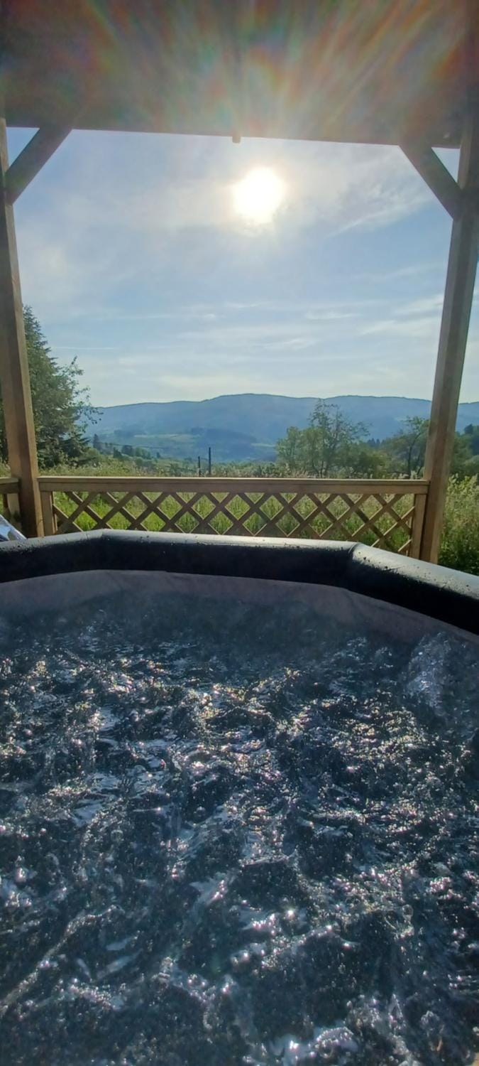 Natural landscape, Hot Tub, Spa and wellness centre/facilities, Mountain view