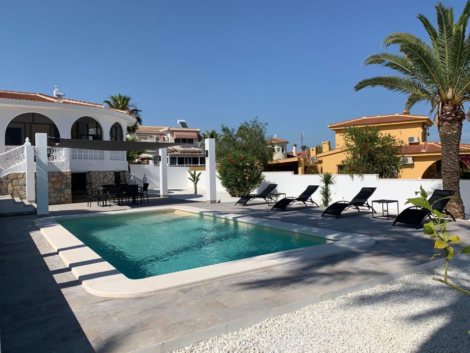 Property building, Swimming pool