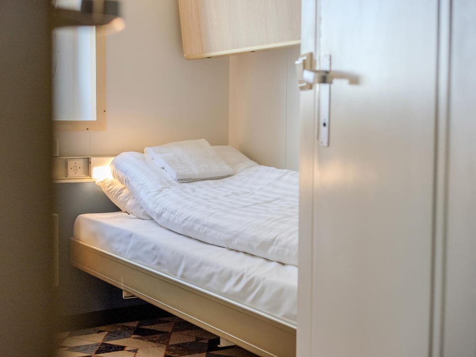 Bed, Bedroom, Sea view
