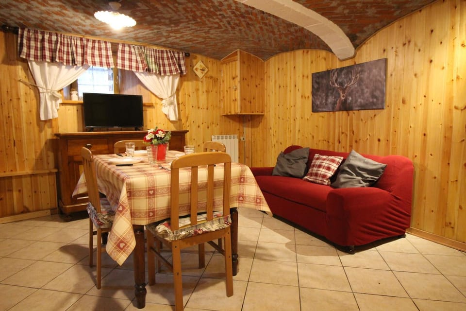 TV and multimedia, Living room, Dining area