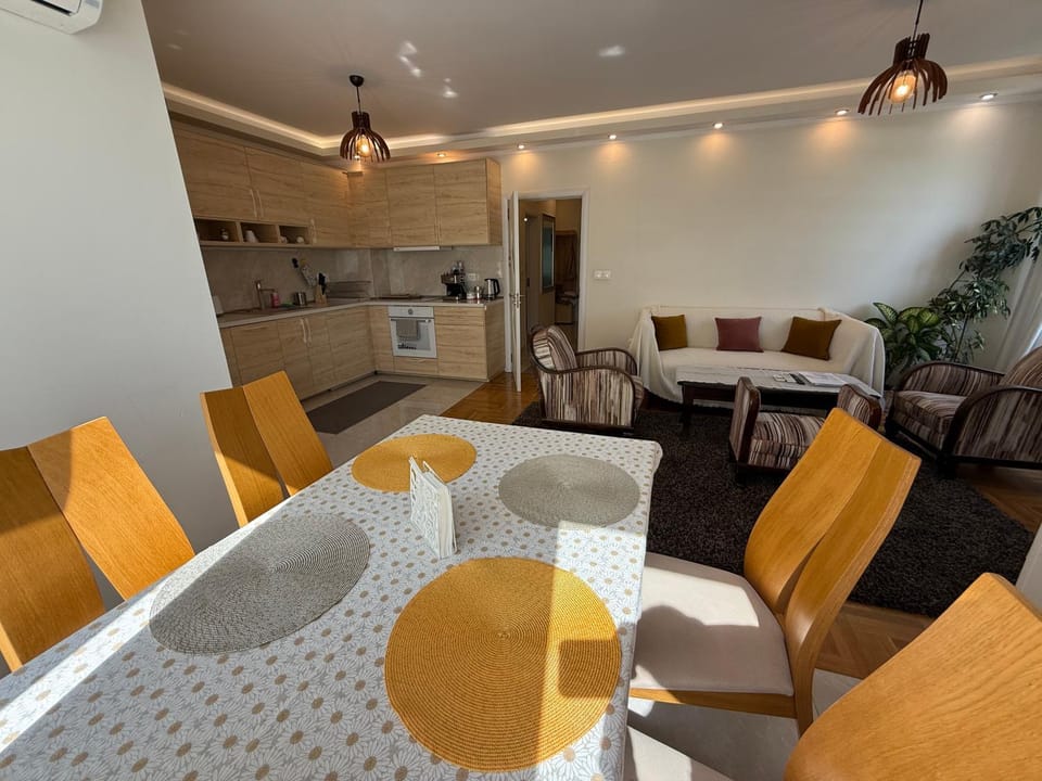 Living room, oven