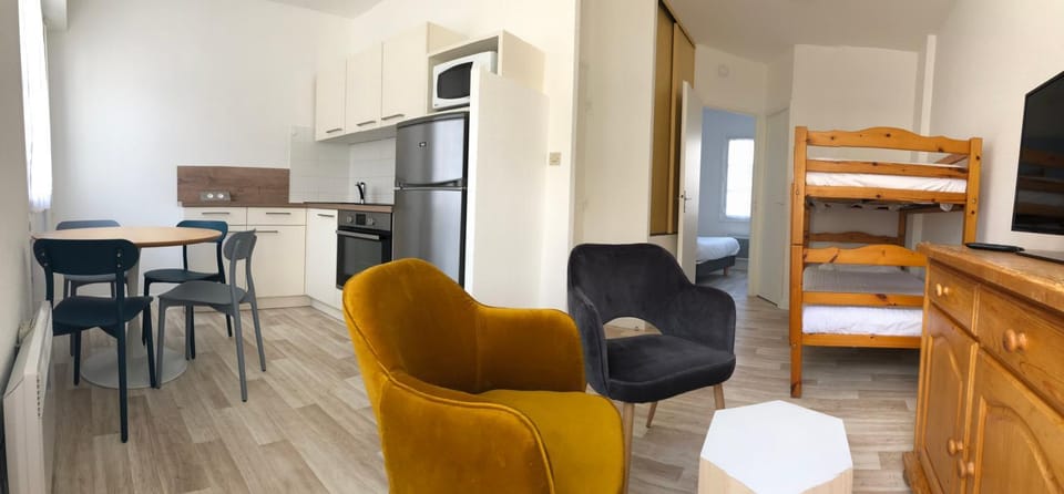Living room, Dining area