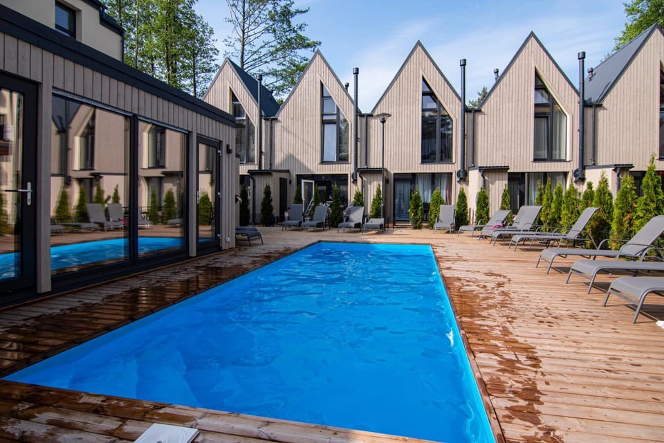 Swimming pool, Swimming pool