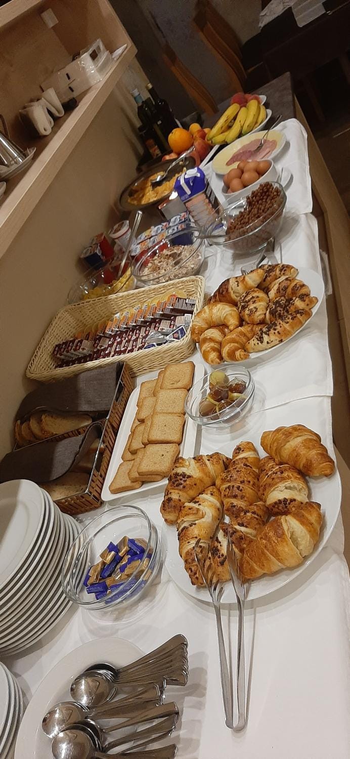 Breakfast, Buffet breakfast