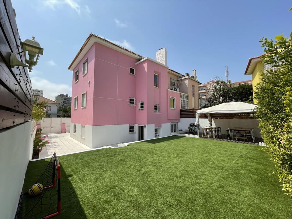 Property building, BBQ facilities, Garden, View (from property/room), Garden view, Sports, Dinner, Inner courtyard view