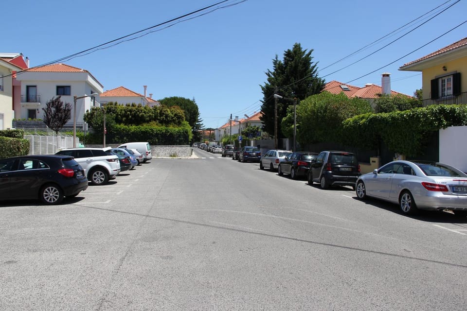 Neighbourhood, Street view, Parking