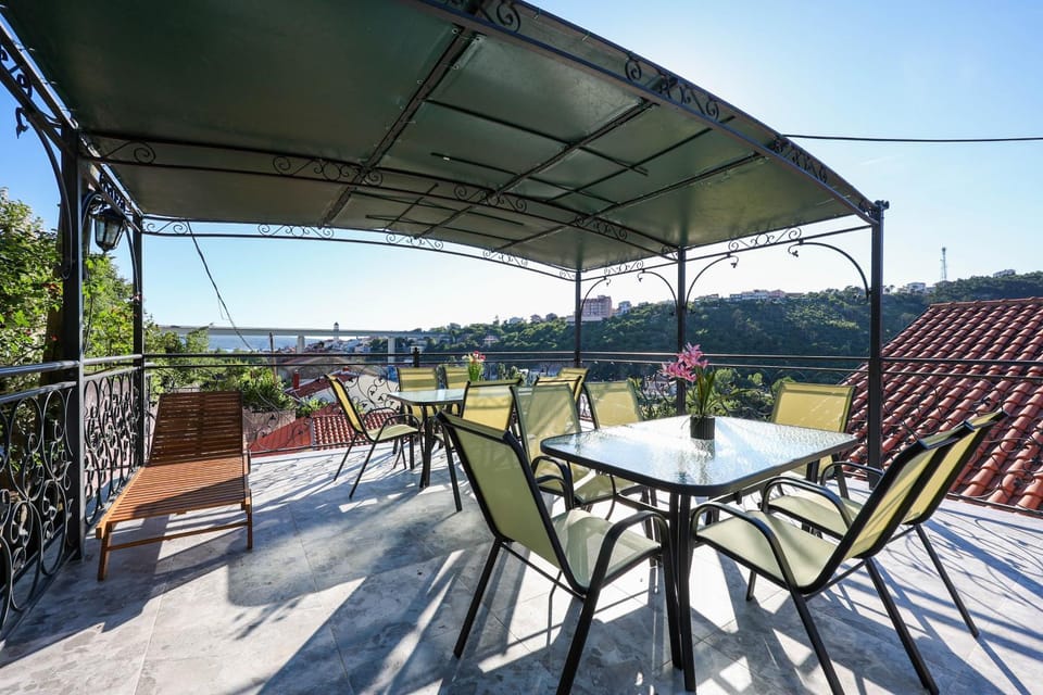 View (from property/room), Balcony/Terrace