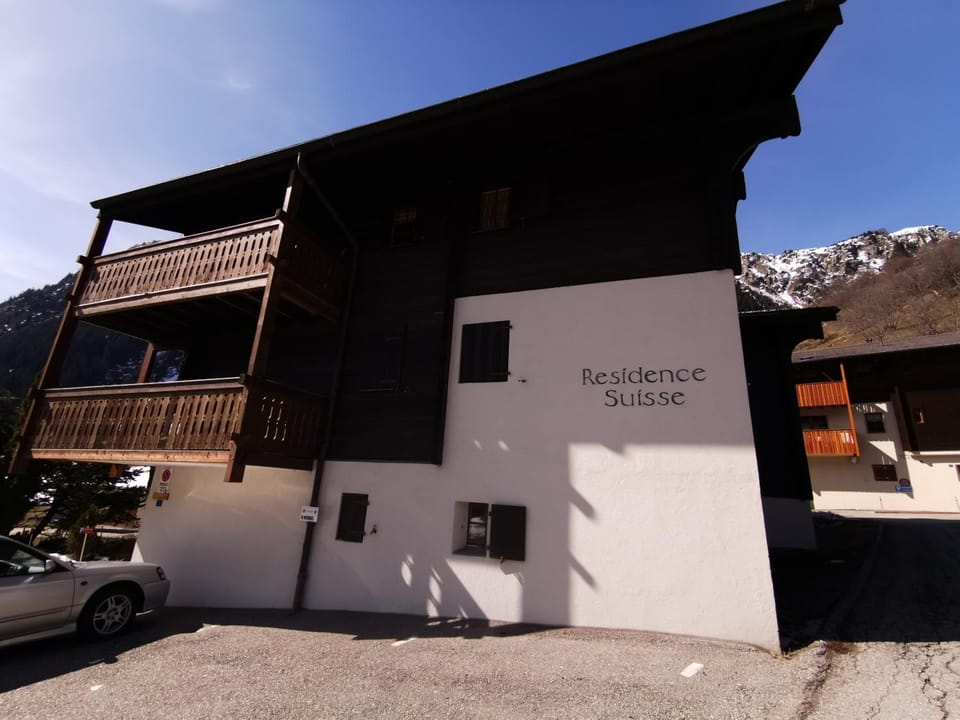 Property building, Facade/entrance