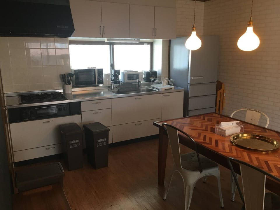 Kitchen or kitchenette, Dining area, pet friendly, stove, toaster