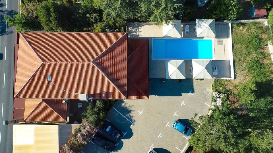 Property building, Bird's eye view, Pool view