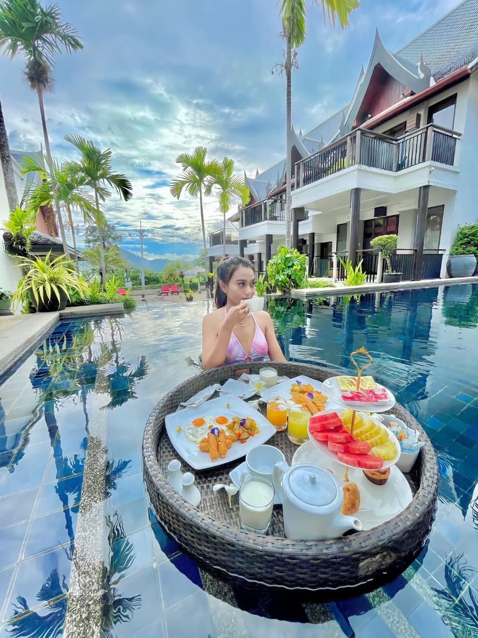 Food and drinks, Food, Swimming pool, Breakfast